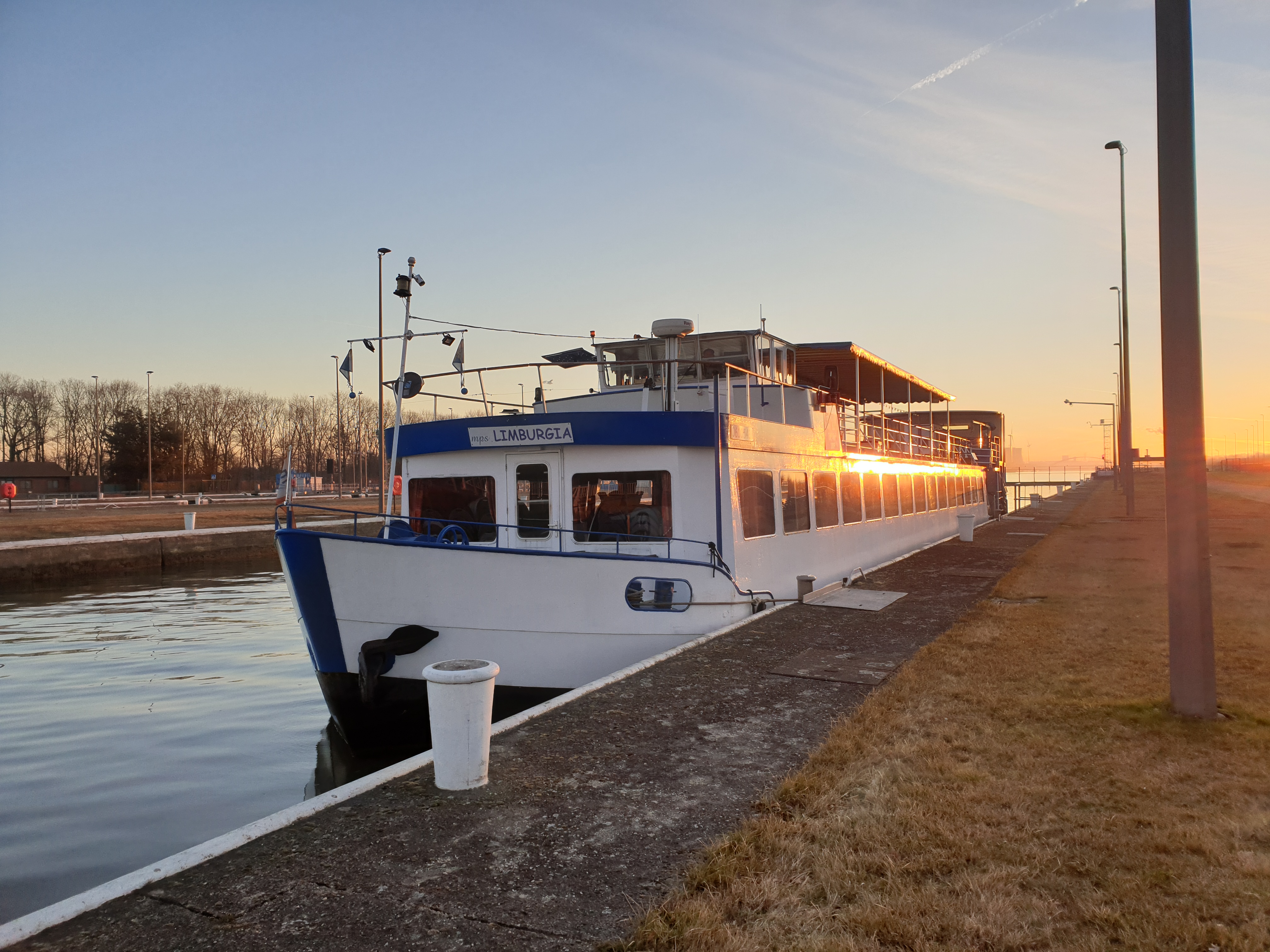NR 145 - Captain’s Brunch Cruise & Hasselt met gids !